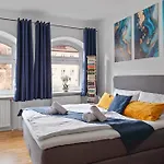 Διαμέρισμα Altstadt - Exklusive 3-zi-wohnung Fuer 6 Personen Mit 90 Qm, Grosser Dachterrasse, Parkplatz, Wlan