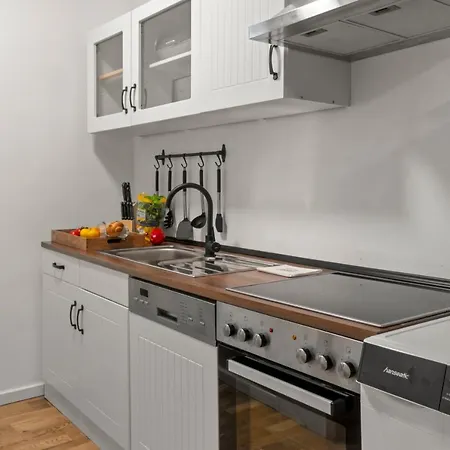 Altstadt - Exklusive 3-zi-wohnung Fuer 6 Personen Mit 90 Qm, Grosser Dachterrasse, Parkplatz, Wlan *