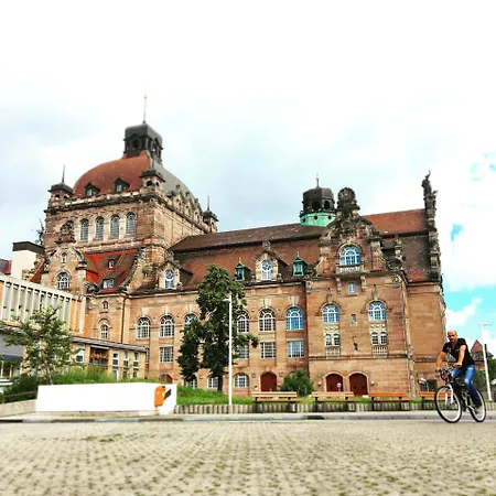 Altstadt - Exklusive 3-zi-wohnung Fuer 6 Personen Mit 90 Qm, Grosser Dachterrasse, Parkplatz, Wlan *