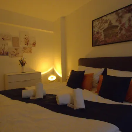 Altstadt - Exklusive 3-zi-wohnung Fuer 6 Personen Mit 90 Qm, Grosser Dachterrasse, Parkplatz, Wlan Lejlighed