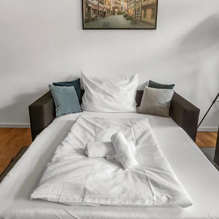 Altstadt - Exklusive 3-zi-wohnung Fuer 6 Personen Mit 90 Qm, Grosser Dachterrasse, Parkplatz, Wlan Norimberga