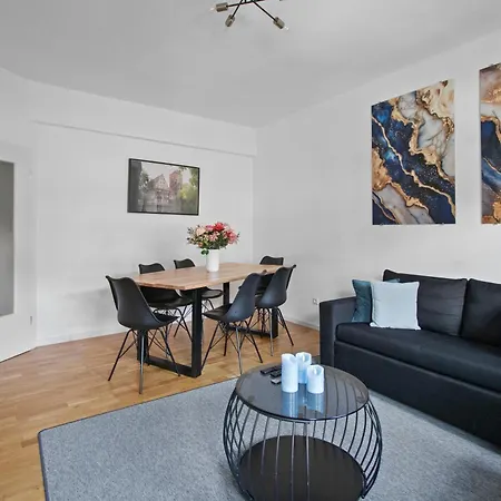 Altstadt - Exklusive 3-zi-wohnung Fuer 6 Personen Mit 90 Qm, Grosser Dachterrasse, Parkplatz, Wlan * Nürnberg