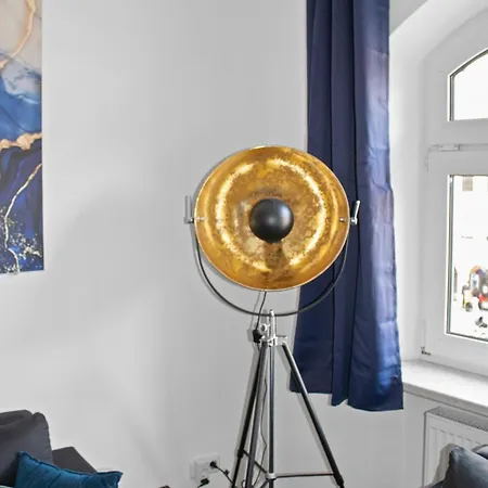 Altstadt - Exklusive 3-zi-wohnung Fuer 6 Personen Mit 90 Qm, Grosser Dachterrasse, Parkplatz, Wlan