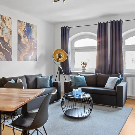 Altstadt - Exklusive 3-zi-wohnung Fuer 6 Personen Mit 90 Qm, Grosser Dachterrasse, Parkplatz, Wlan