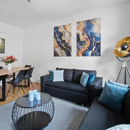 Altstadt - Exklusive 3-zi-wohnung Fuer 6 Personen Mit 90 Qm, Grosser Dachterrasse, Parkplatz, Wlan Nürnberg