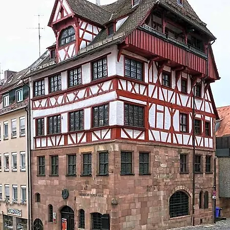 Apartamento Altstadt - Exklusive 3-zi-wohnung Für 6 Personen Mit 90 Qm, Großer Dachterrasse, Parkplatz, Wlan