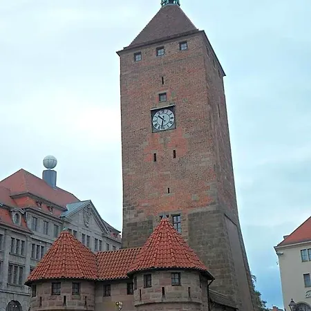 Altstadt - Exklusive 3-zi-wohnung Für 6 Personen Mit 90 Qm, Großer Dachterrasse, Parkplatz, Wlan Apartamento *