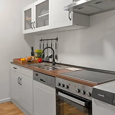Altstadt - Exklusive 3-zi-wohnung Für 6 Personen Mit 90 Qm, Großer Dachterrasse, Parkplatz, Wlan Apartamento *