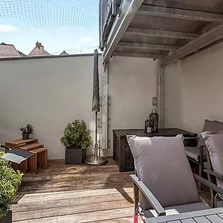 Apartamento Altstadt - Exklusive 3-zi-wohnung Für 6 Personen Mit 90 Qm, Großer Dachterrasse, Parkplatz, Wlan *