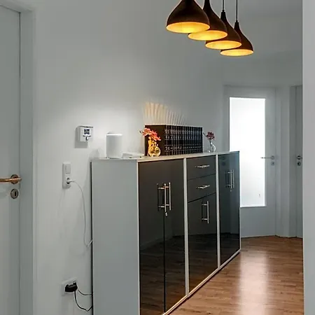Apartamento Altstadt - Exklusive 3-zi-wohnung Für 6 Personen Mit 90 Qm, Großer Dachterrasse, Parkplatz, Wlan Núremberg