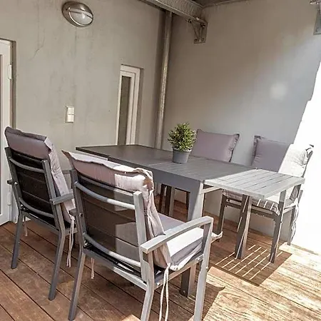 Altstadt - Exklusive 3-zi-wohnung Für 6 Personen Mit 90 Qm, Großer Dachterrasse, Parkplatz, Wlan Núremberg