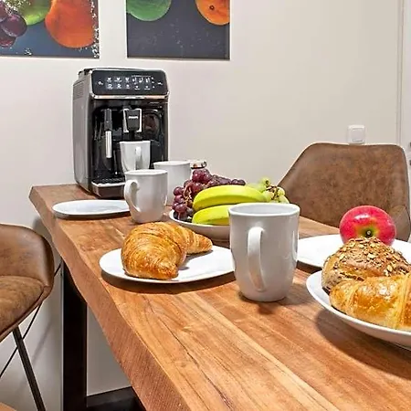 Altstadt - Exklusive 3-zi-wohnung Für 6 Personen Mit 90 Qm, Großer Dachterrasse, Parkplatz, Wlan Núremberg